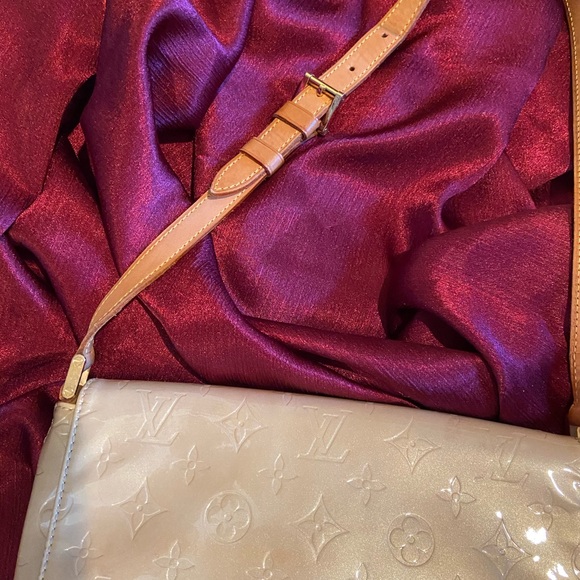 Louis Vuitton Vernis Shoulder Bag - Picture 7 of 13